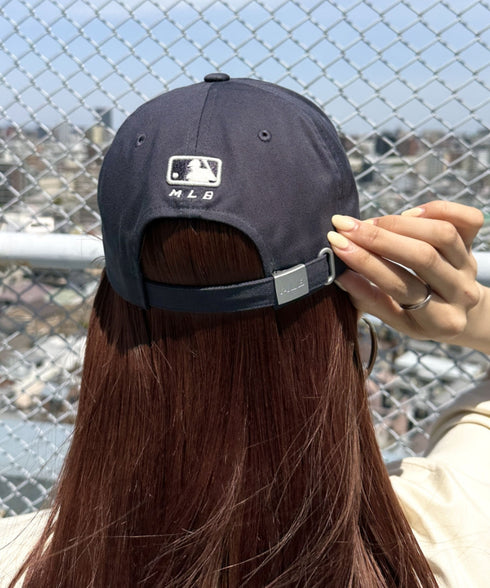 MLB KOREA(エムエルビーコリア)/ヴィンテージ ダメージ ロゴ刺繍 ベースボール キャップ 帽子/varsity vintage unstructured ball-cap | AT5252017 | ダークグレー