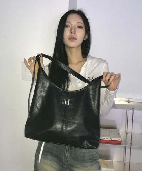 MUCENT(ムセント)/ショルダーバッグ ポーチ付き/Crescent Leather Shoulder Bag Unisex | AT1252018 | ブラック