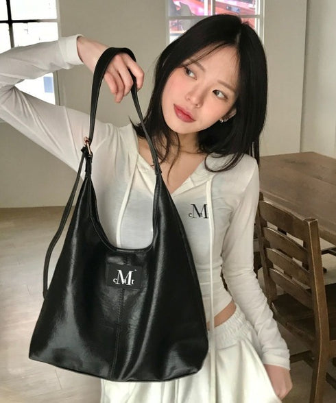 MUCENT(ムセント)/ショルダーバッグ ポーチ付き/Crescent Leather Shoulder Bag Unisex | AT1252018 | ブラック