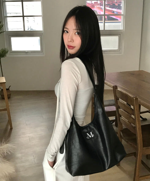 MUCENT(ムセント)/ショルダーバッグ ポーチ付き/Crescent Leather Shoulder Bag Unisex | AT1252018 | ブラック