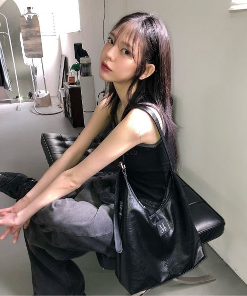 MUCENT(ムセント)/ショルダーバッグ ポーチ付き/Crescent Leather Shoulder Bag Unisex | AT1252018 | ブラック