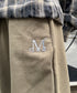 MUCENT(ムセント)/ユニセックス ワイド ルーズ ロゴ ジョガー スウェットパンツ/LASH METAL LOGO JOGGER SWEAT WIDE PANTS UNISEX | AT2252030 | カーキ