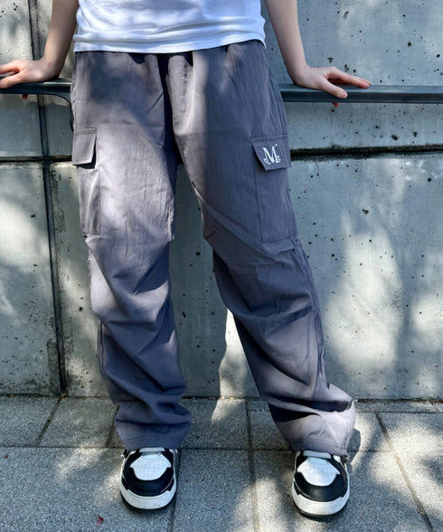 MUCENT(ムセント)/ワイド ルーズ イージー カーゴパンツ/GROSS NYLON PARACHUTE CARGO PANTS | AT2252031 | チャコールグレー
