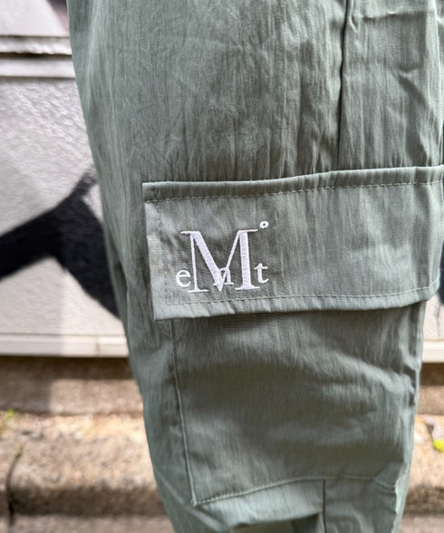 MUCENT(ムセント)/ワイド ルーズ イージー カーゴパンツ/GROSS NYLON PARACHUTE CARGO PANTS | AT2252031 | カーキ