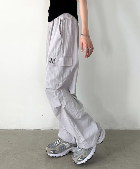 MUCENT(ムセント)/ワイド ルーズ イージー カーゴパンツ/GROSS NYLON PARACHUTE CARGO PANTS | AT2252031 | グレー