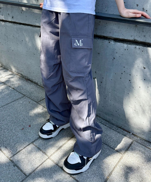 MUCENT(ムセント)/ワイド ルーズ イージー カーゴパンツ/GROSS NYLON PARACHUTE CARGO PANTS | AT2252031 | チャコールグレー