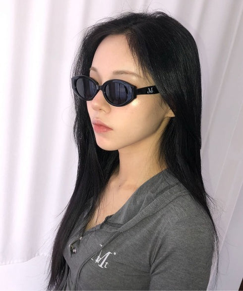 MUCENT(ムセント)/UVカット オーバル型 ウェリントン型 ロゴ サングラス ユニセックス/SIGNATURE LOGO POINT SUNGLASSES UNISEX | AT6252033 | その他1