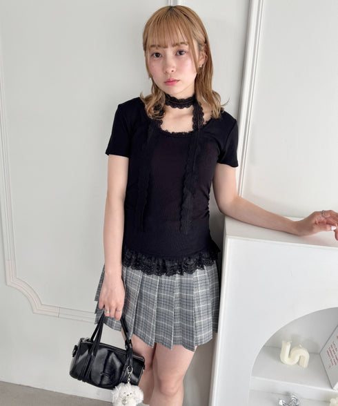 レースチョーカー付き裾フリルトップス | LO2252037 | ブラック
