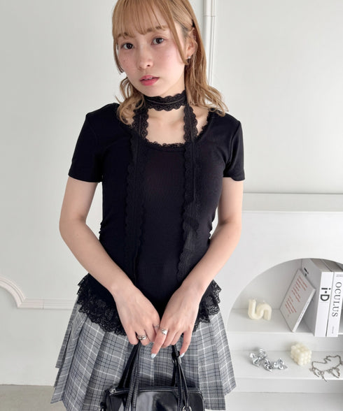 レースチョーカー付き裾フリルトップス | LO2252037 | ブラック