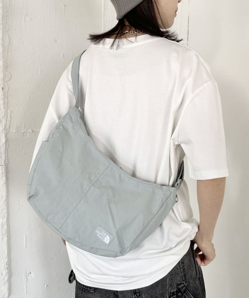 THE NORTH FACE(ザ・ノースフェイス)/軽量 ショルダー ホーボー クロスバッグ/URBAN CROSS BAG M | IM1252038 | ライトグレー