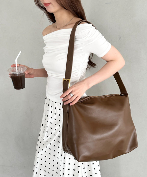 通勤通学におすすめ【A4収納可能】PU太ベルトショルダーバッグ | MD1255054 | ブラウン