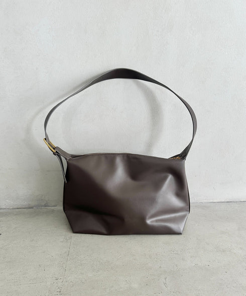 通勤通学におすすめ【A4収納可能】PU太ベルトショルダーバッグ | MD1255054 | グレイッシュベージュ