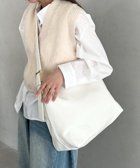 通勤通学におすすめ【A4収納可能】PU太ベルトショルダーバッグ | MD1255054 | アイボリー