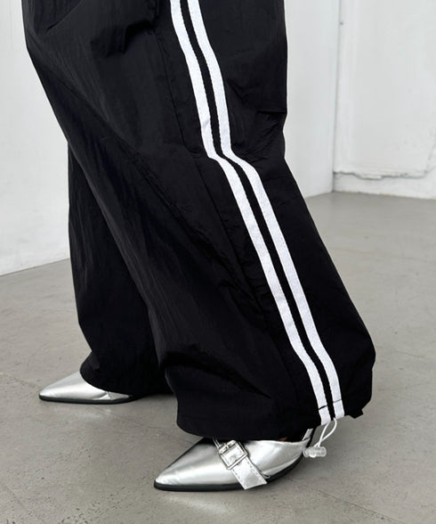 サイドラインナイロントラックパンツ | CL2255045 | ブラック