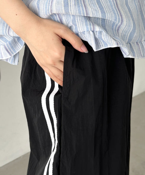 サイドラインナイロントラックパンツ | CL2255045 | ブラック