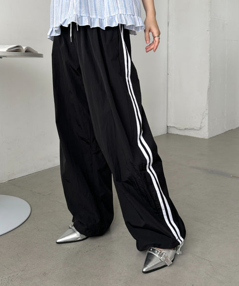 サイドラインナイロントラックパンツ | CL2255045 | ブラック