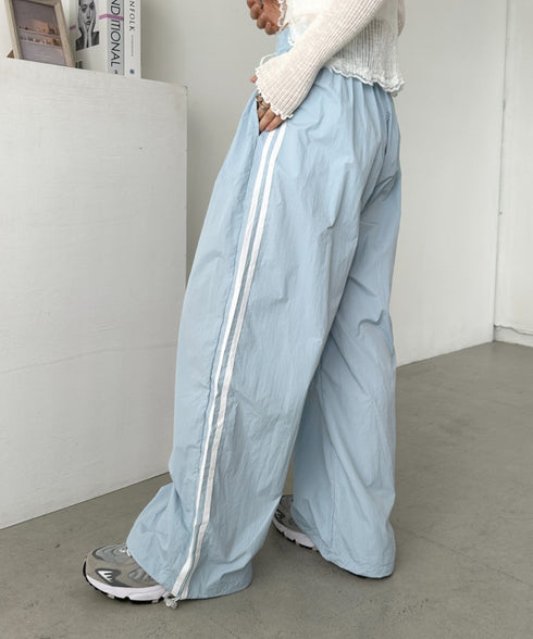 サイドラインナイロントラックパンツ | CL2255045 | ライトブルー