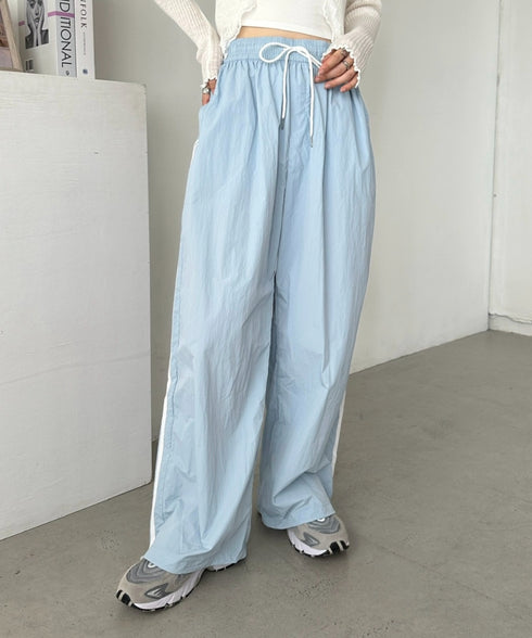 サイドラインナイロントラックパンツ | CL2255045 | ライトブルー