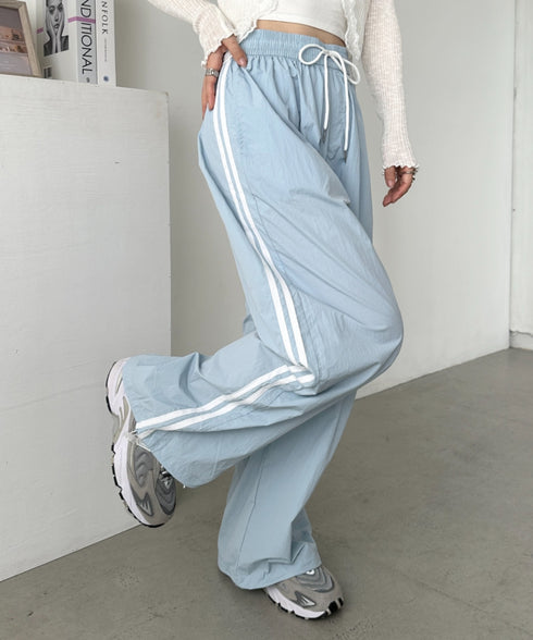 サイドラインナイロントラックパンツ | CL2255045 | ライトブルー