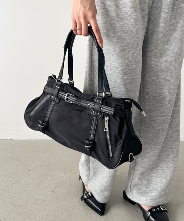 ベルトデザインナイロンショルダーバッグ | BA1255043 | ブラック
