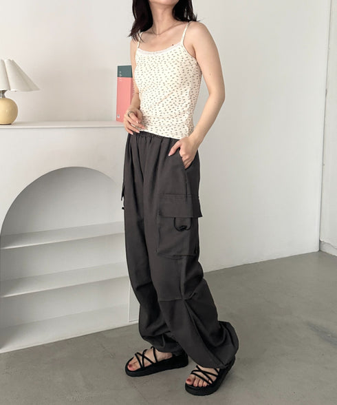 カップ付き小花柄キャミソール | CL2255049 | アイボリー