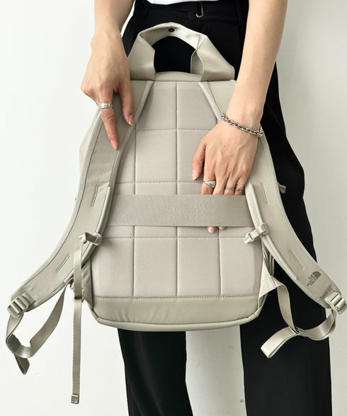 THE NORTH FACE(ザ・ノースフェイス)/A4サイズ収納可能 バックパック リュック デイパック/W NEVER STOP DAYPACK | IM1252046 | グレイッシュベージュ