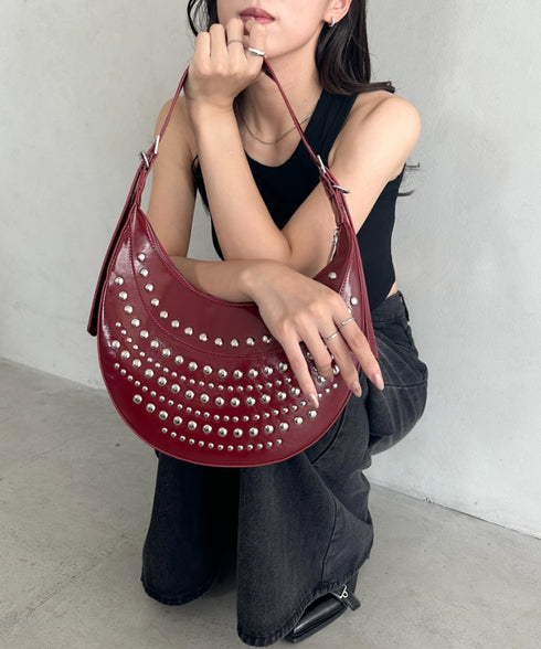 スタッズハーフムーンバッグ | MD1255067 | レッド