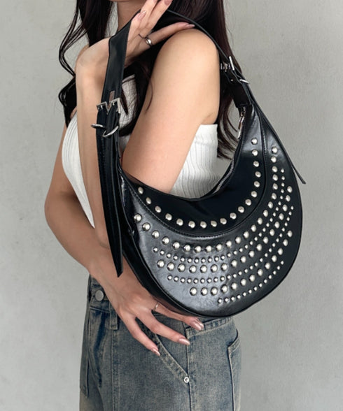 スタッズハーフムーンバッグ | MD1255067 | ブラック