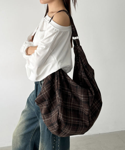 大容量チェックショルダーバッグ | BA1255048 | ダークブラウン