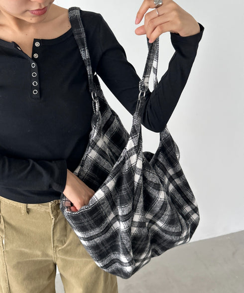 大容量チェックショルダーバッグ | BA1255048 | ブラック