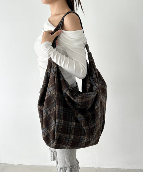 大容量チェックショルダーバッグ | BA1255048 | ブラウン