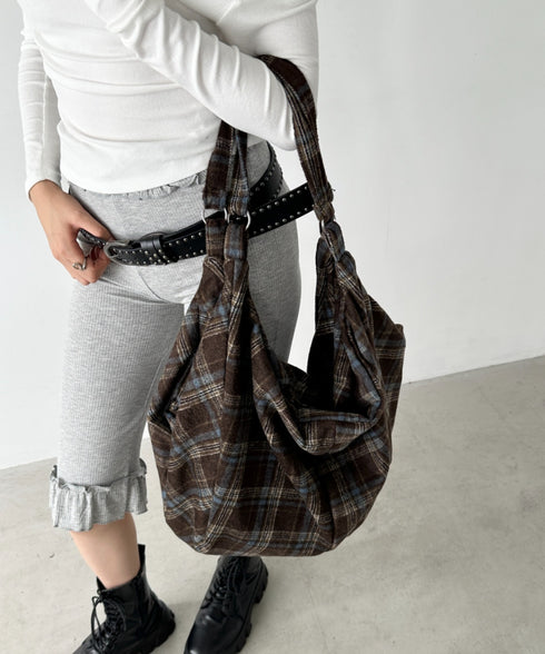 大容量チェックショルダーバッグ | BA1255048 | ブラウン