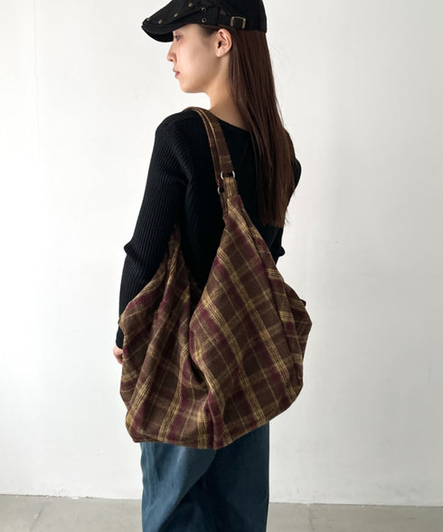 大容量チェックショルダーバッグ | BA1255048 | キャメル