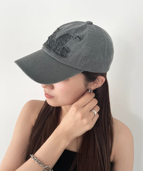 MUCENT(ムセント)/ヴィンテージ ウォッシング アップリケ ベースボール キャップ サイズ調整可能/VINTAGE WASHING APPLIQUE BALL CAP | AT5252074 | ブラック