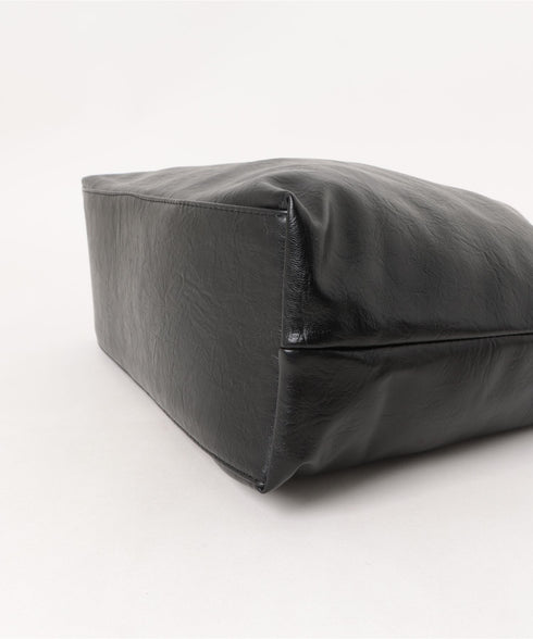 MUCENT(ムセント)/A4サイズ対応 軽量 ポーチ付き ショルダーバッグ/Cats Double Line Eyelet Leather Shoulder Bag UNISEX | AT1252078 | ブラック