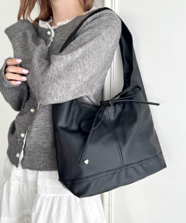 ハートチャームリボンPUバッグ | LO1256005 | ブラック