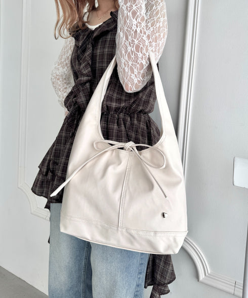 ハートチャームリボンPUバッグ | LO1256005 | アイボリー