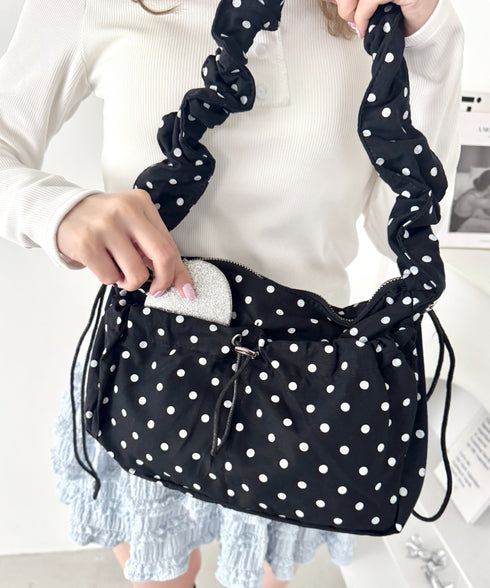 アウトポケットくしゅくしゅドットショルダーバッグ | LO1256008 | ブラック