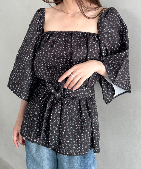 オフショル小花柄ボリュームブラウス | MD2253010 | ブラック