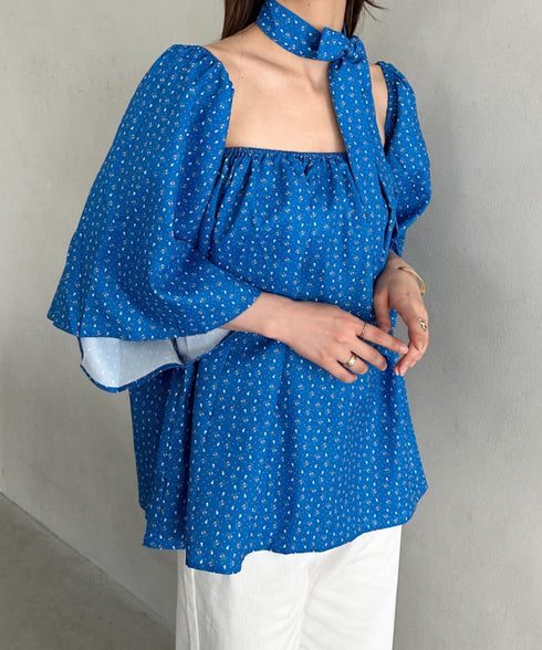 オフショル小花柄ボリュームブラウス | MD2253010 | ブルー
