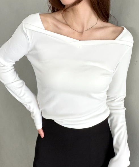 アンバランスネックデザイントップス | MD2253011 | ホワイト