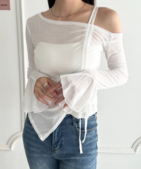 ワンオフショルダー サイドギャザー袖フリルトップス | WR2253007 | ホワイト