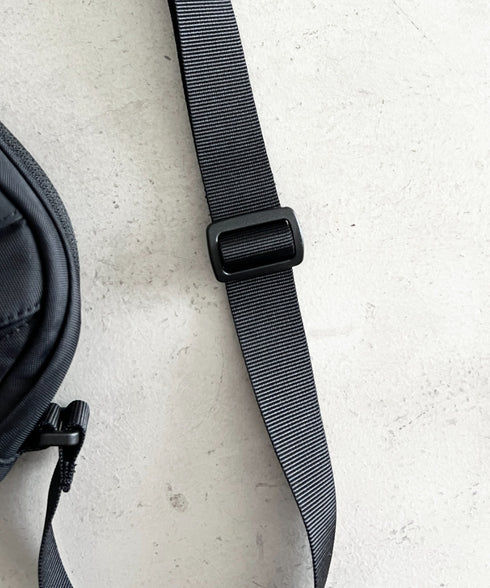 THE NORTH FACE(ザ・ノースフェイス)/ワンポイント ロゴ刺繍 ショルダー クロス ミニバッグ/BIG SHOT CROSS BAG | IM1252101 | ダークベージュ