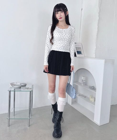 ヘンリーネック小花柄レーストリムトップス | LO2256022 | ホワイト