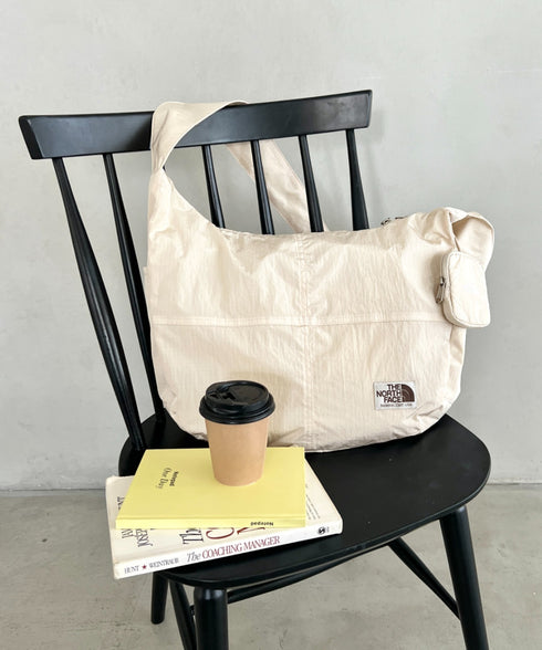THE NORTH FACE(ザ・ノースフェイス)/A4対応 軽量 大容量 ショルダー ホーボーバッグ/WL HOBO SHOULDER BAG L | IM1253024 | クリーム