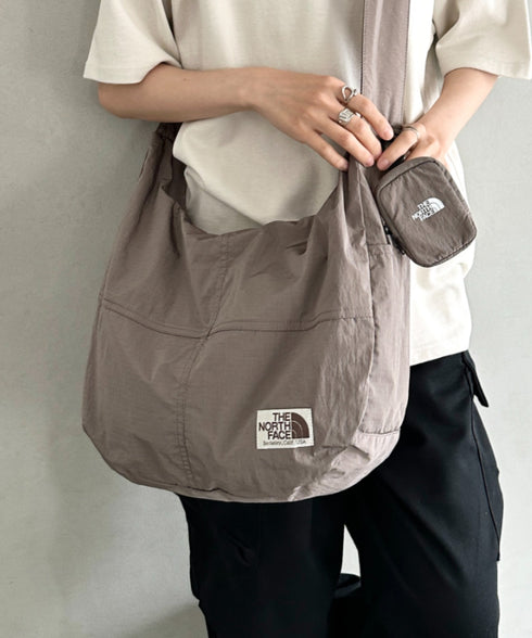 THE NORTH FACE(ザ・ノースフェイス)/A4対応 軽量 大容量 ショルダー ホーボーバッグ/WL HOBO SHOULDER BAG L | IM1253024 | ベージュ