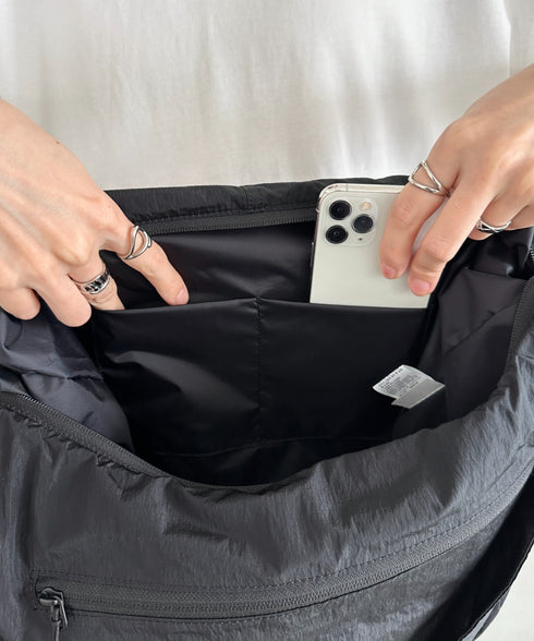 THE NORTH FACE(ザ・ノースフェイス)/A4対応 軽量 大容量 ショルダー ホーボーバッグ/WL HOBO SHOULDER BAG L | IM1253024 | ブラック