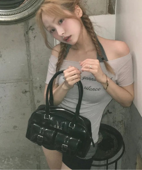 MUCENT(ムセント)/軽量 ショルダー ハンドバッグ/BIRUS METAL LOGO ENAMEL 2-BELT POCKET SHOULER BAG | AT1253030 | ブラック