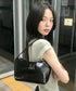 MUCENT(ムセント)/軽量 コンパクト ショルダー ハンドバッグ/MORIN METAL LOGO COMPACT SHOULDER BAG | AT1253032 | ブラック