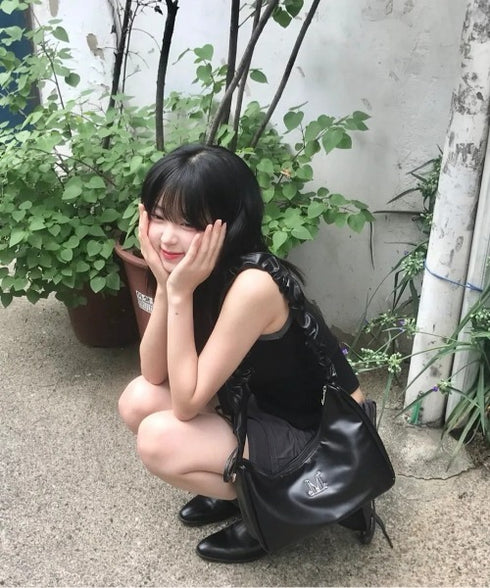 MUCENT(ムセント)/軽量 シャーリング クロス ショルダーバッグ/ROUSSEL METAL LOGO SHIRRING CROSS BAG | AT1253033 | ブラック